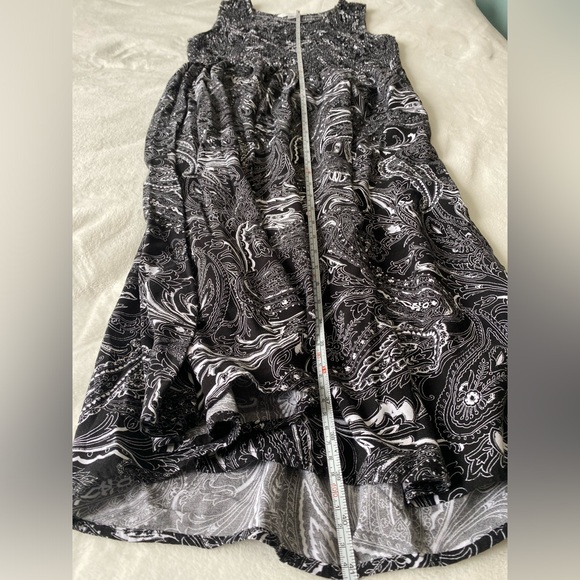 Croft & Borrow XL Scoop Neck Black/White Lightweight Midi Paisley Smocked Dress - Picture 6 of 6